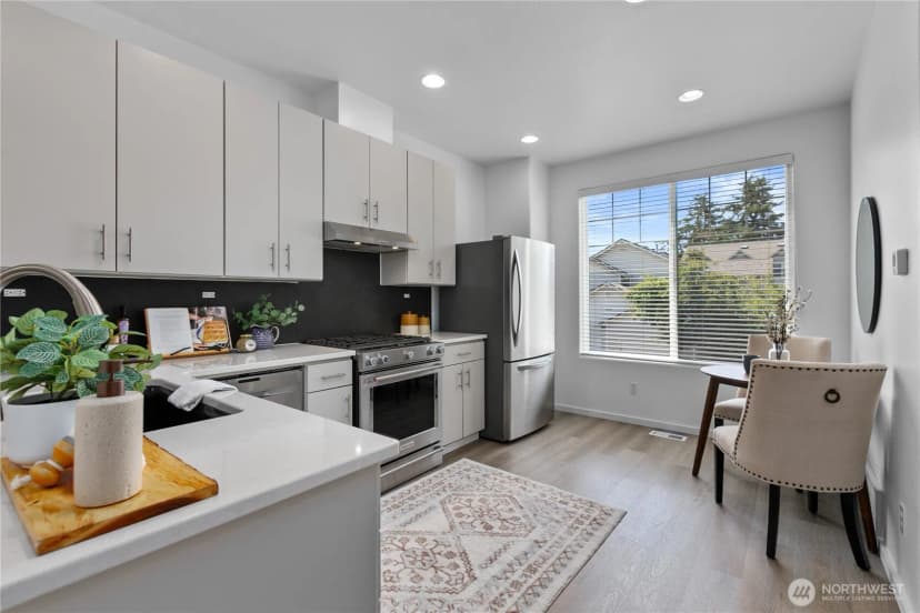 Property photo for 10406 Holly Drive #b, Everett photo 15