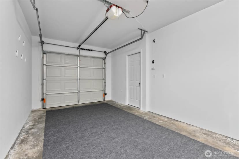 Property photo for 10406 Holly Drive #b, Everett photo 35