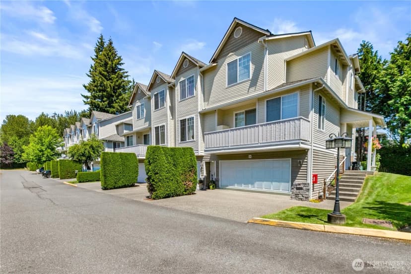 Property photo for 10406 Holly Drive #b, Everett photo 4