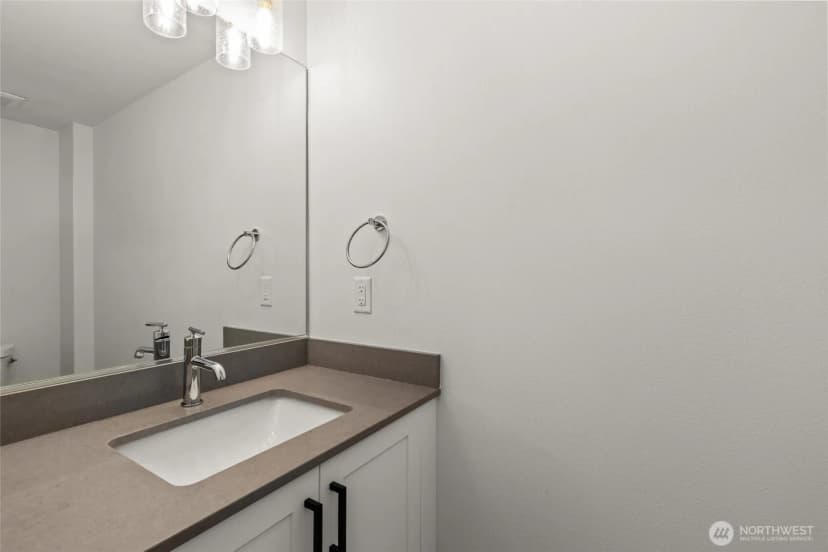 Property photo for 2106 Ne 85th Street #e, Seattle photo 31