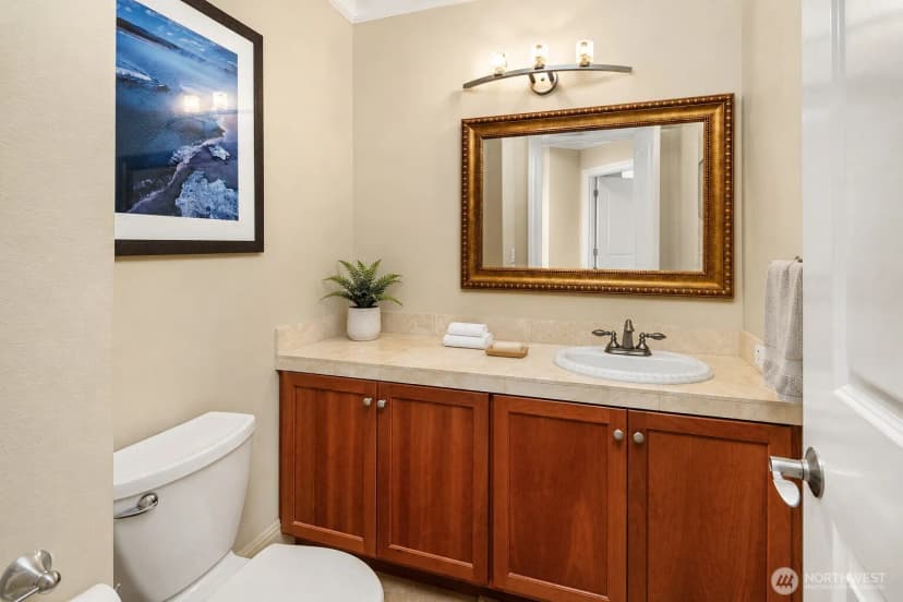 Property photo for 6404 Ne 181st Street #b, Kenmore photo 8