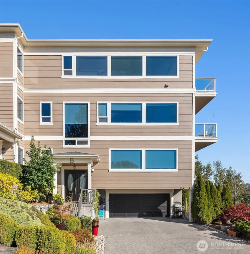 Property photo for 6404 Ne 181st Street #b, Kenmore