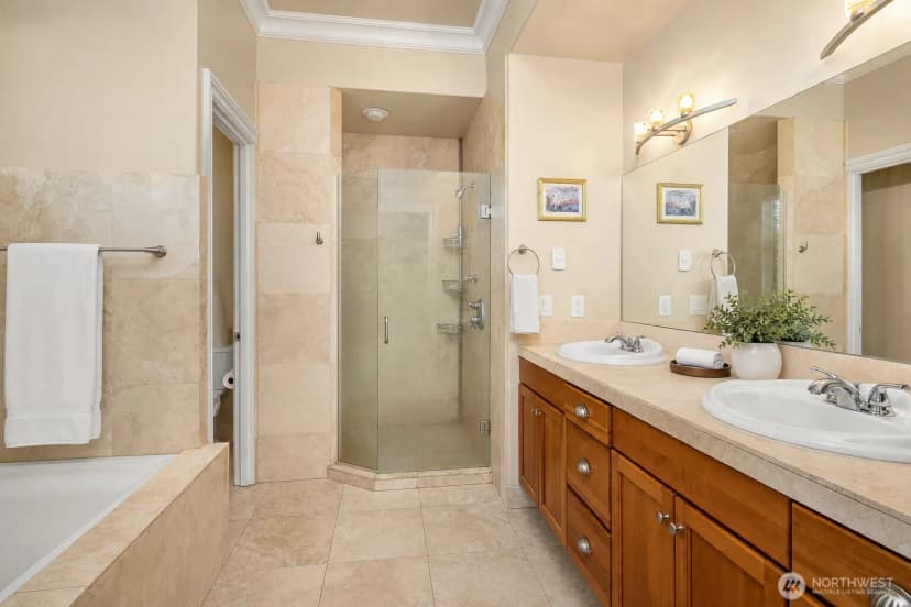Property photo for 6404 Ne 181st Street #b, Kenmore photo 20