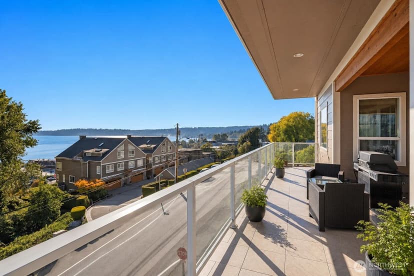 Property photo for 6404 Ne 181st Street #b, Kenmore photo 4