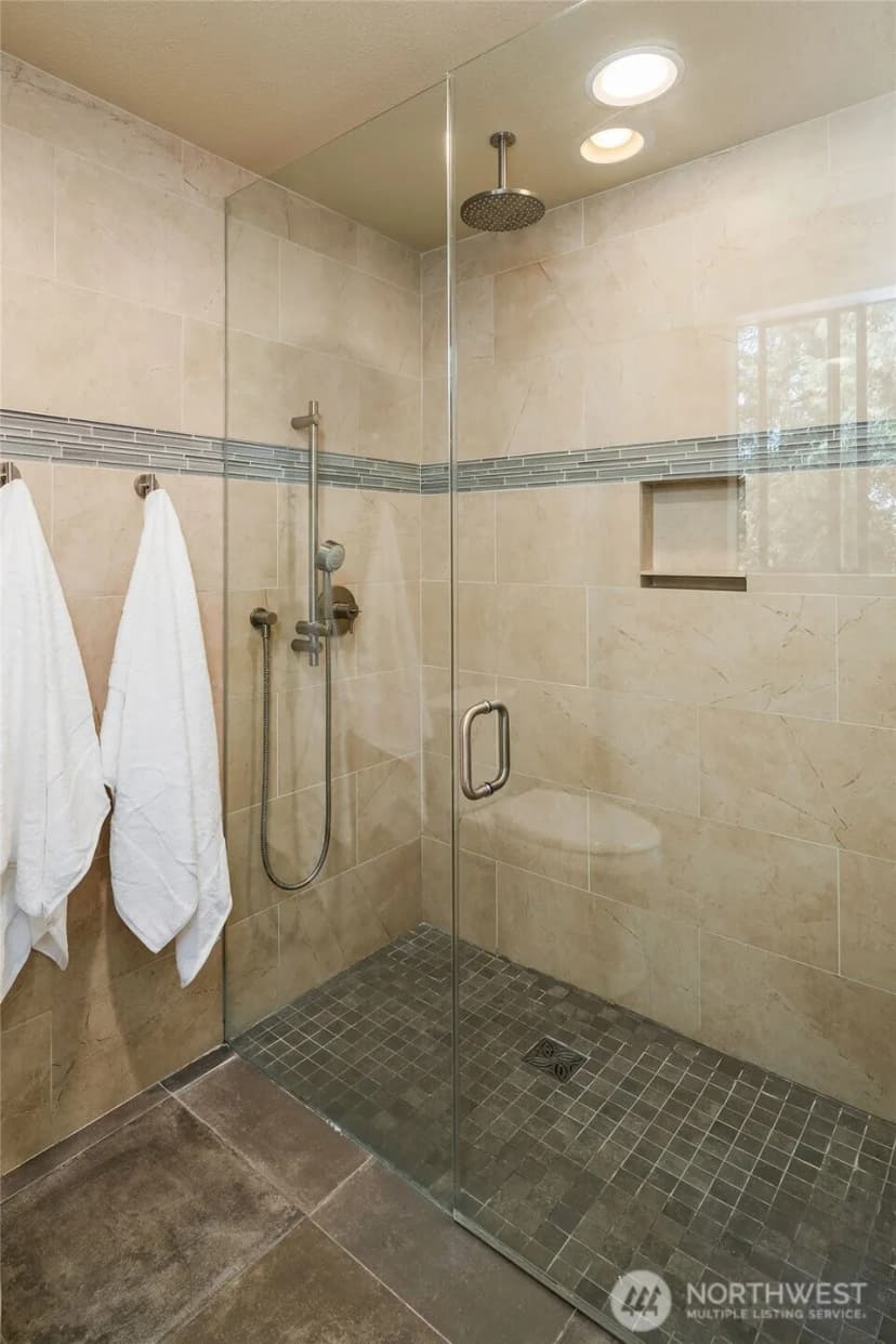 Property photo for 2302 126th Avenue Ne, Bellevue photo 20