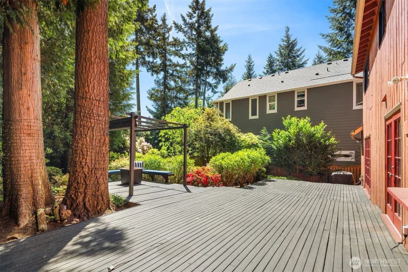 Property photo for 2302 126th Avenue Ne, Bellevue photo 27