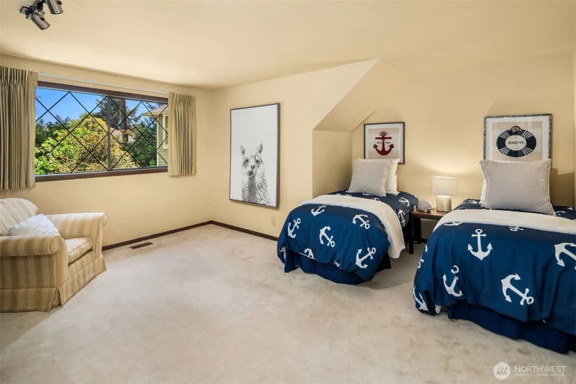 Property photo for 2302 126th Avenue Ne, Bellevue photo 22