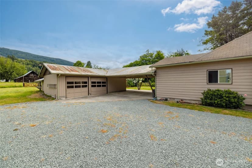 Property photo for 30135 Lyman Hamilton Hwy, Sedro Woolley photo 23