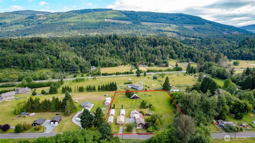 Property photo for 30135 Lyman Hamilton Hwy, Sedro Woolley photo 33