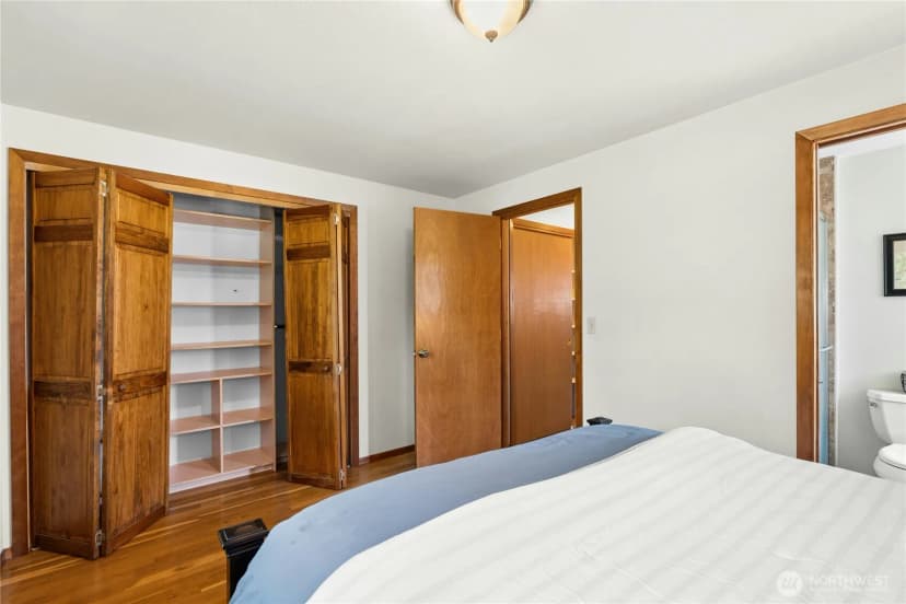 Property photo for 5221 120th Avenue Se, Bellevue photo 12