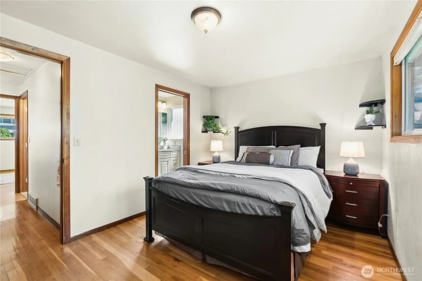 Property photo for 5221 120th Avenue Se, Bellevue photo 13