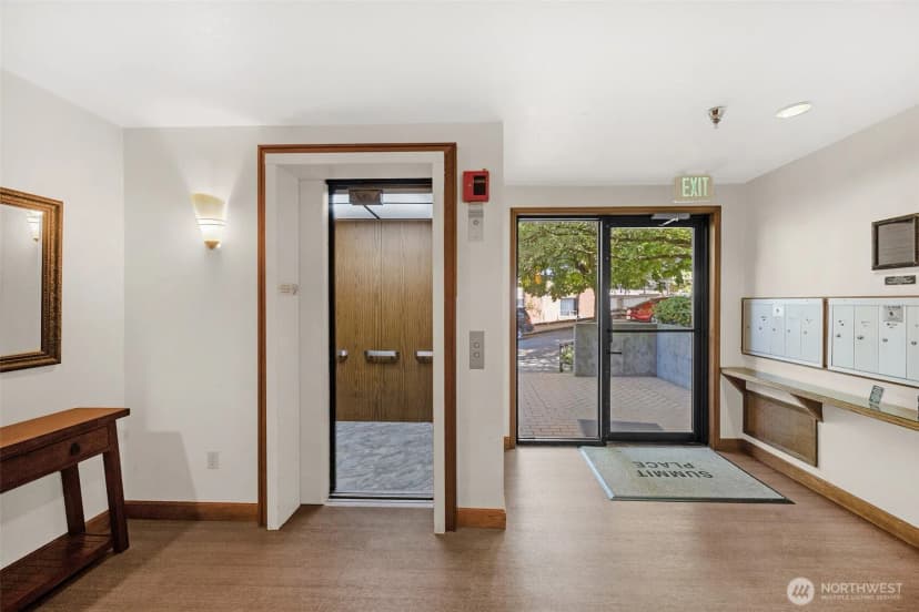 Property photo for 435 Summit Avenue E #402, Seattle photo 25