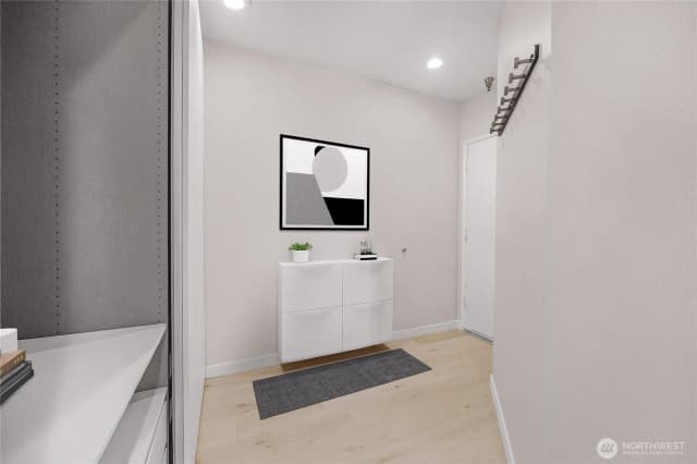 Property photo for 435 Summit Avenue E #402, Seattle photo 4
