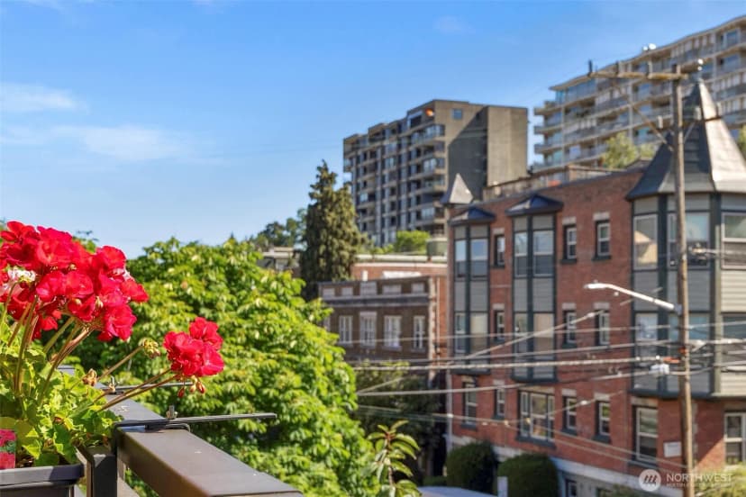 Property photo for 435 Summit Avenue E #402, Seattle photo 22