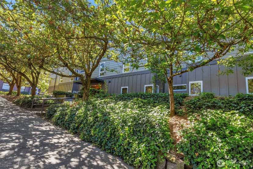 Property photo for 435 Summit Avenue E #402, Seattle photo 26