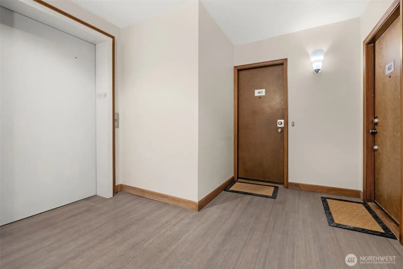 Property photo for 435 Summit Avenue E #402, Seattle photo 3