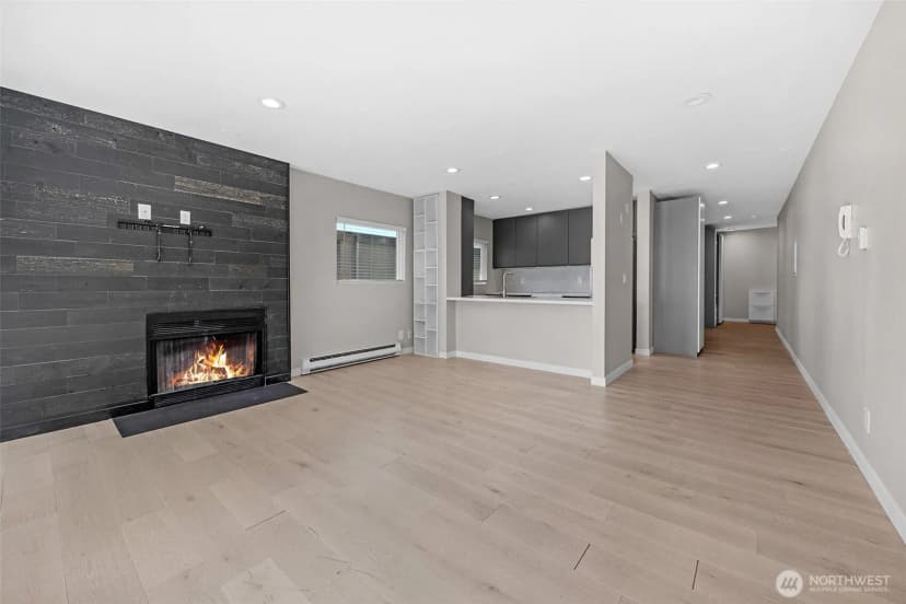 Property photo for 435 Summit Avenue E #402, Seattle photo 9