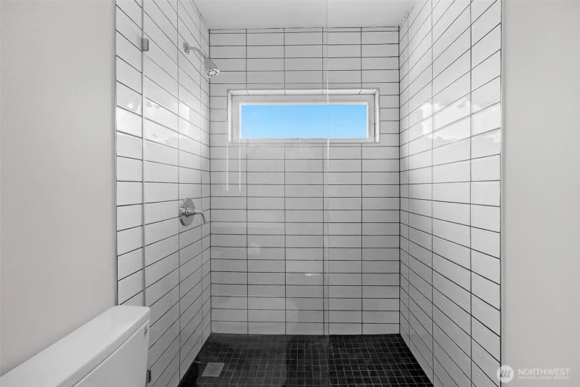 Property photo for 435 Summit Avenue E #402, Seattle photo 16