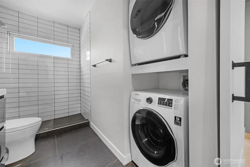Property photo for 435 Summit Avenue E #402, Seattle photo 17