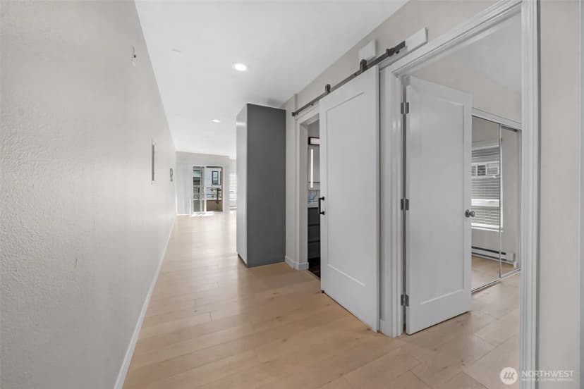 Property photo for 435 Summit Avenue E #402, Seattle photo 13
