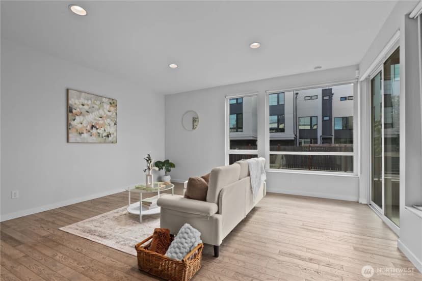 Property photo for 1302 30th Avenue S, Seattle photo 15