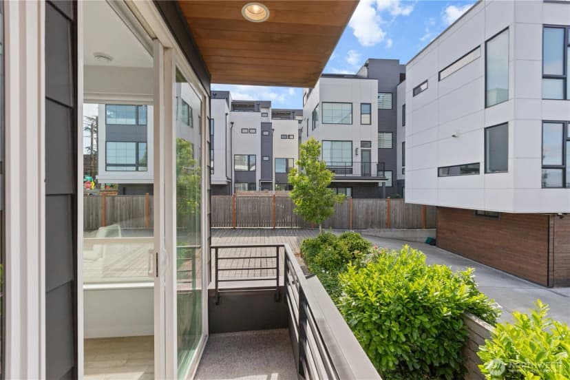 Property photo for 1302 30th Avenue S, Seattle photo 19