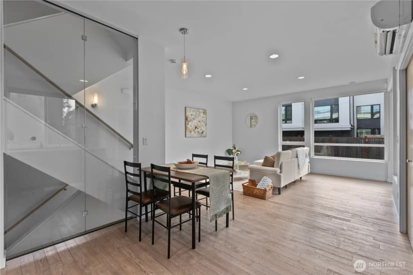 Property photo for 1302 30th Avenue S, Seattle photo 14