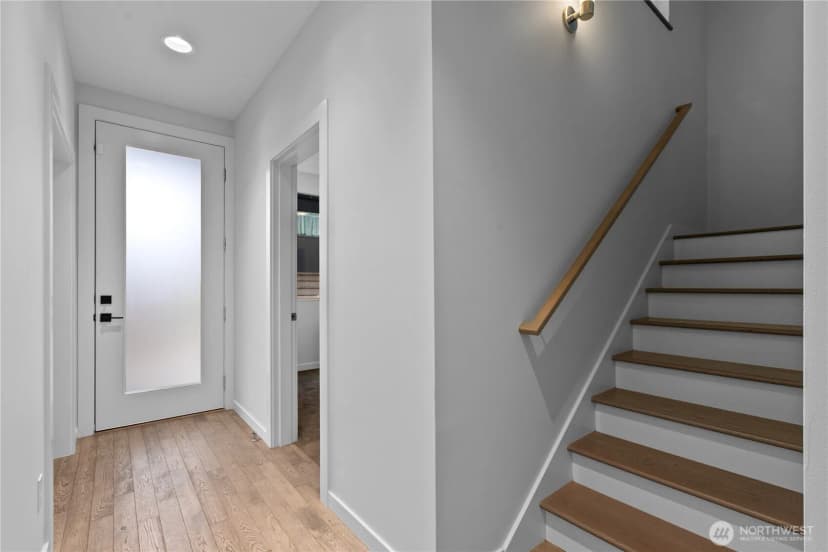 Property photo for 1302 30th Avenue S, Seattle photo 8