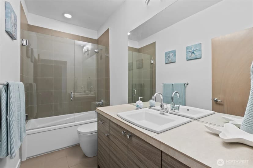 Property photo for 1302 30th Avenue S, Seattle photo 6