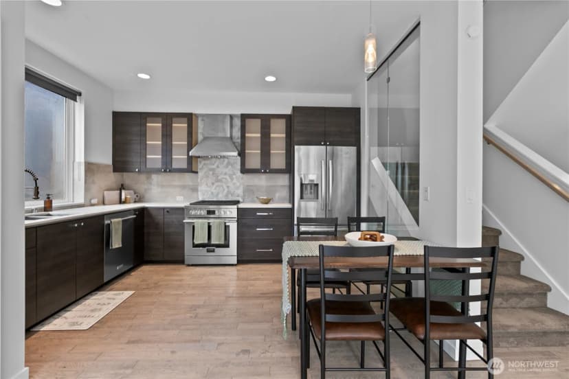Property photo for 1302 30th Avenue S, Seattle photo 12