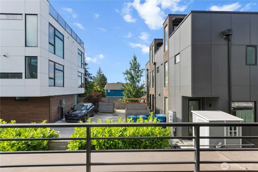 Property photo for 1302 30th Avenue S, Seattle photo 18