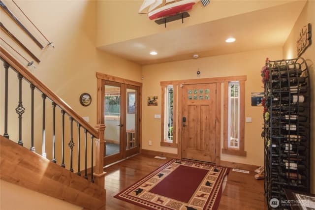 Property photo for 915 S Lakeshore Drive, Chelan photo 4