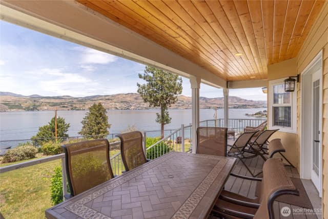 Property photo for 915 S Lakeshore Drive, Chelan photo 5