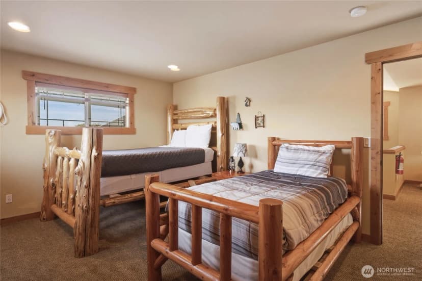 Property photo for 915 S Lakeshore Drive, Chelan photo 27