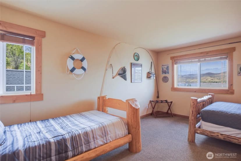 Property photo for 915 S Lakeshore Drive, Chelan photo 29