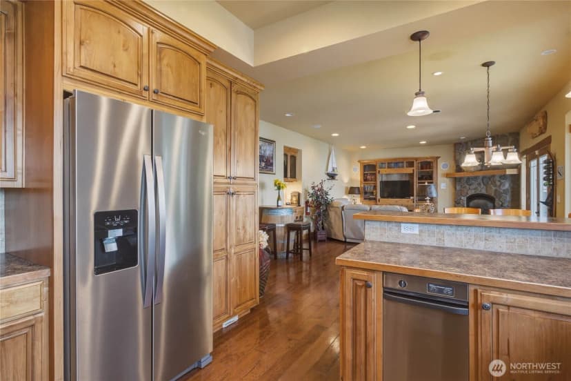 Property photo for 915 S Lakeshore Drive, Chelan photo 14