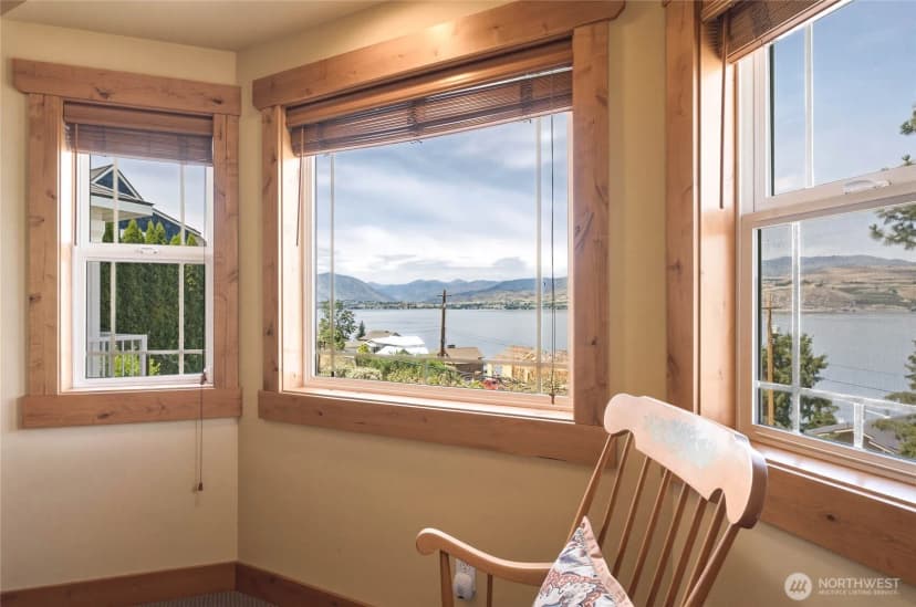 Property photo for 915 S Lakeshore Drive, Chelan photo 16