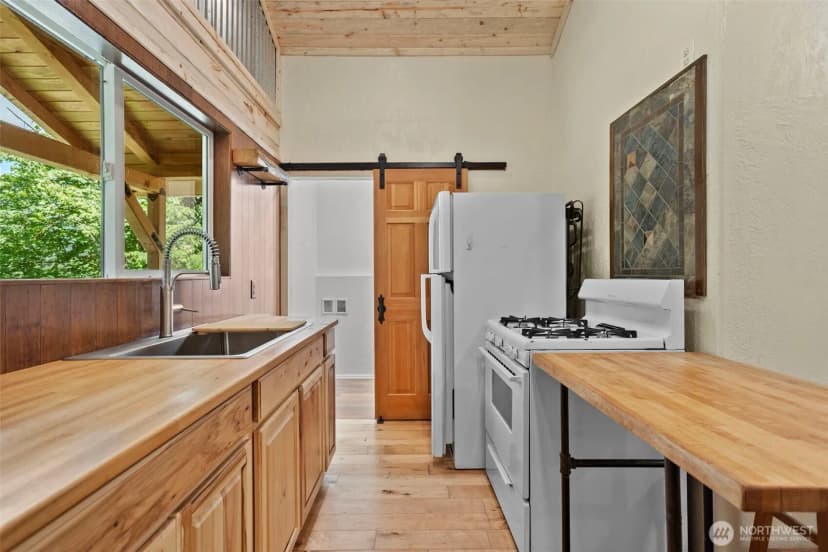 Property photo for 19005 Ne Buncombe Hollow Road, Woodland photo 19
