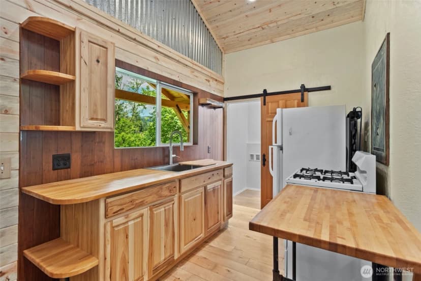 Property photo for 19005 Ne Buncombe Hollow Road, Woodland photo 18