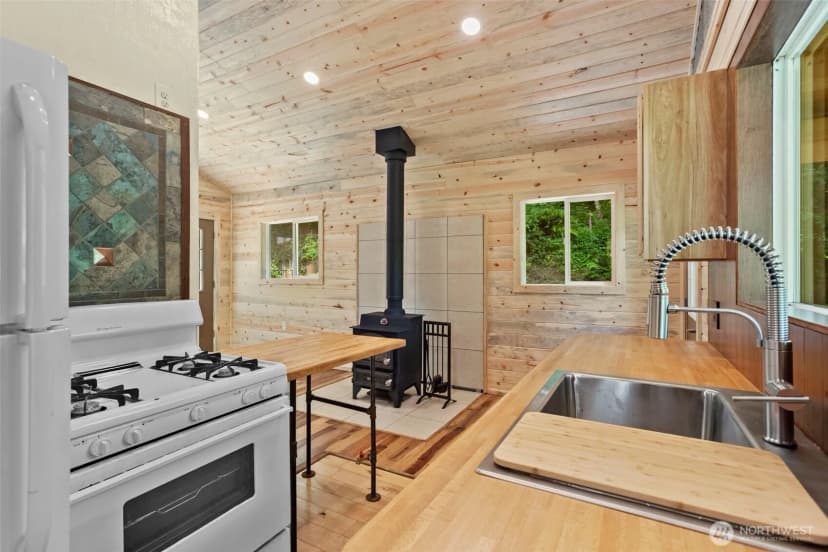 Property photo for 19005 Ne Buncombe Hollow Road, Woodland photo 21