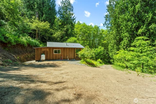 Property photo for 19005 Ne Buncombe Hollow Road, Woodland photo 4