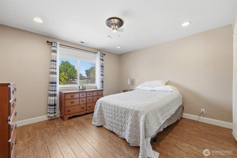 Property photo for 99206 E Ridgeview Drive, Kennewick photo 22