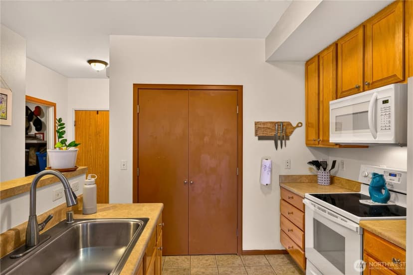 Property photo for 512 Darby Drive, Bellingham photo 8