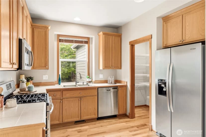 Property photo for 17123 Parkside Way Se, Renton photo 11