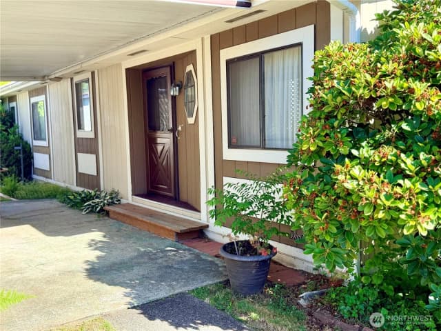 Property photo for 1352 Alonda Lane Ne, Olympia photo 2