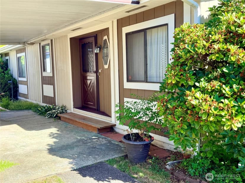Property photo for 1352 Alonda Lane Ne, Olympia photo 2