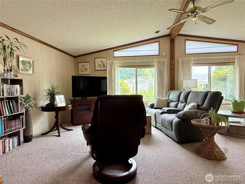 Property photo for 1352 Alonda Lane Ne, Olympia photo 6