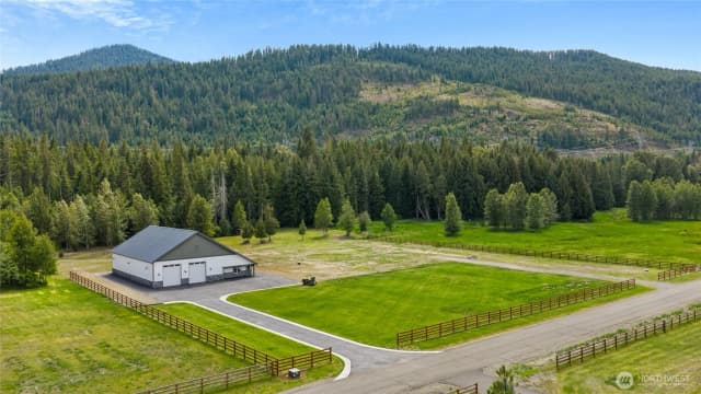 Property photo for 1631 Old Cedars Road, Cle Elum photo 2