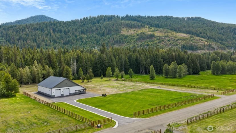 Property photo for 1631 Old Cedars Road, Cle Elum photo 2