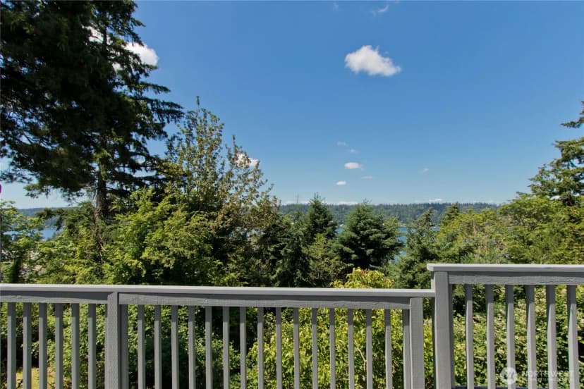 Property photo for 4935 116th Place Se, Bellevue photo 28
